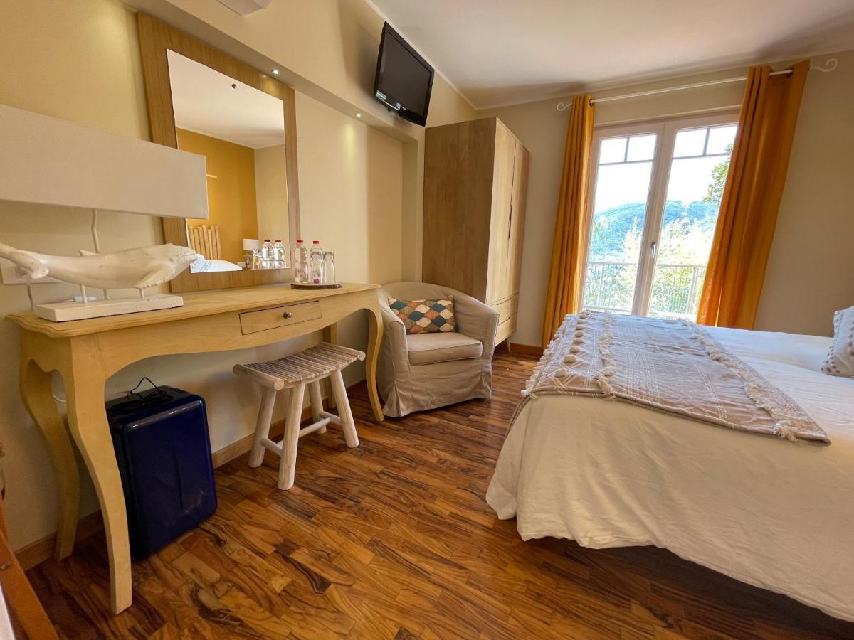 Hotel Sotto Le Stelle ...Il Mare à Pietra Ligure Extérieur photo