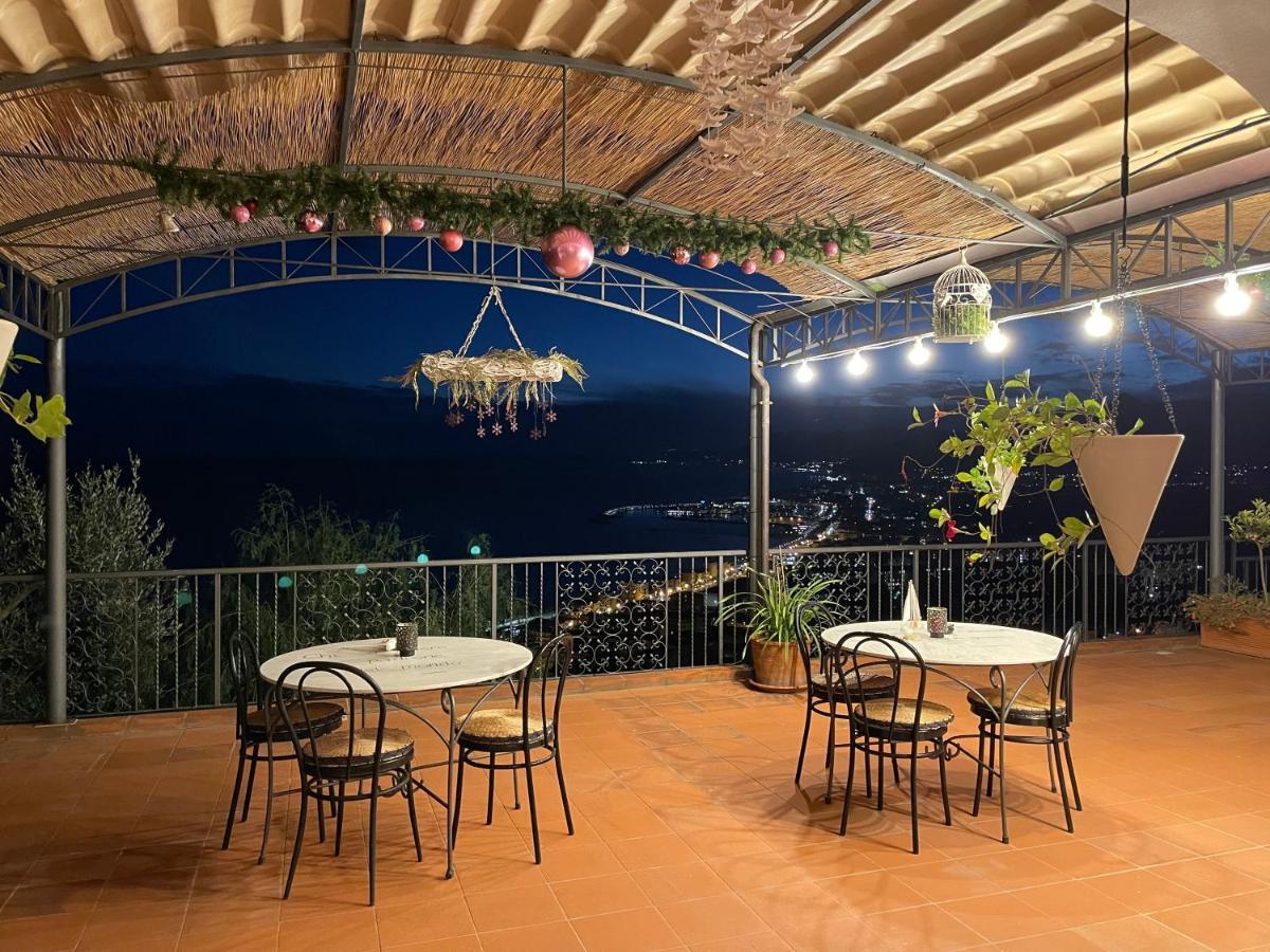Hotel Sotto Le Stelle ...Il Mare à Pietra Ligure Extérieur photo